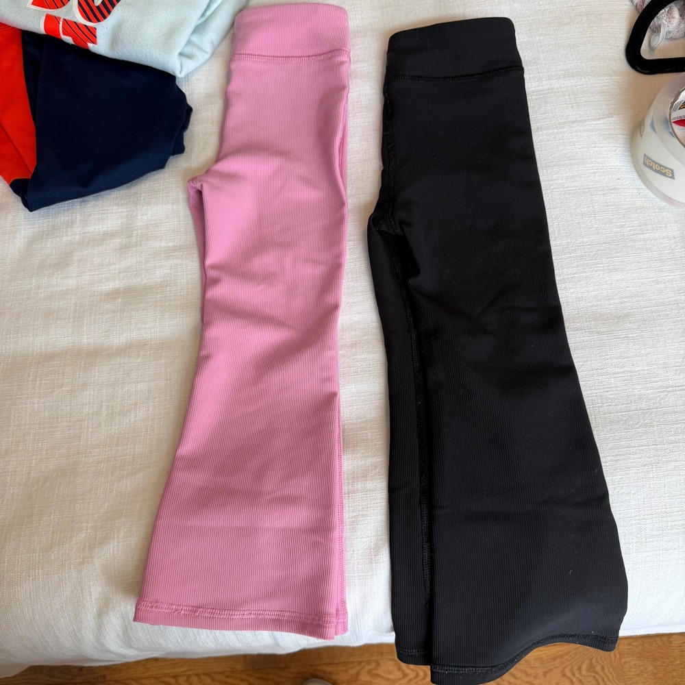 Nike Toddler Girls Clothing Lot Nike Sweatshirt Flare Leggings Penguin 4T 5T - Picture 2 of 5